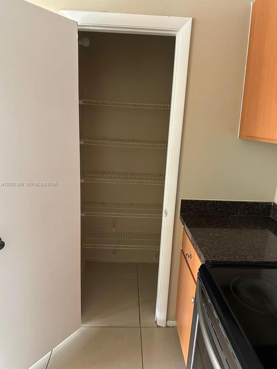 For Rent: $1,650 (1 beds, 1 baths, 600 Square Feet)
