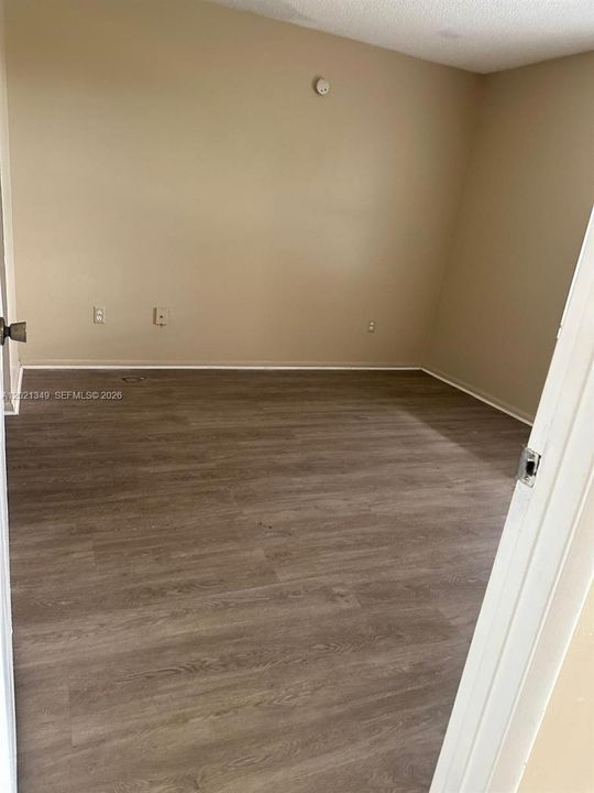 For Rent: $1,650 (1 beds, 1 baths, 600 Square Feet)