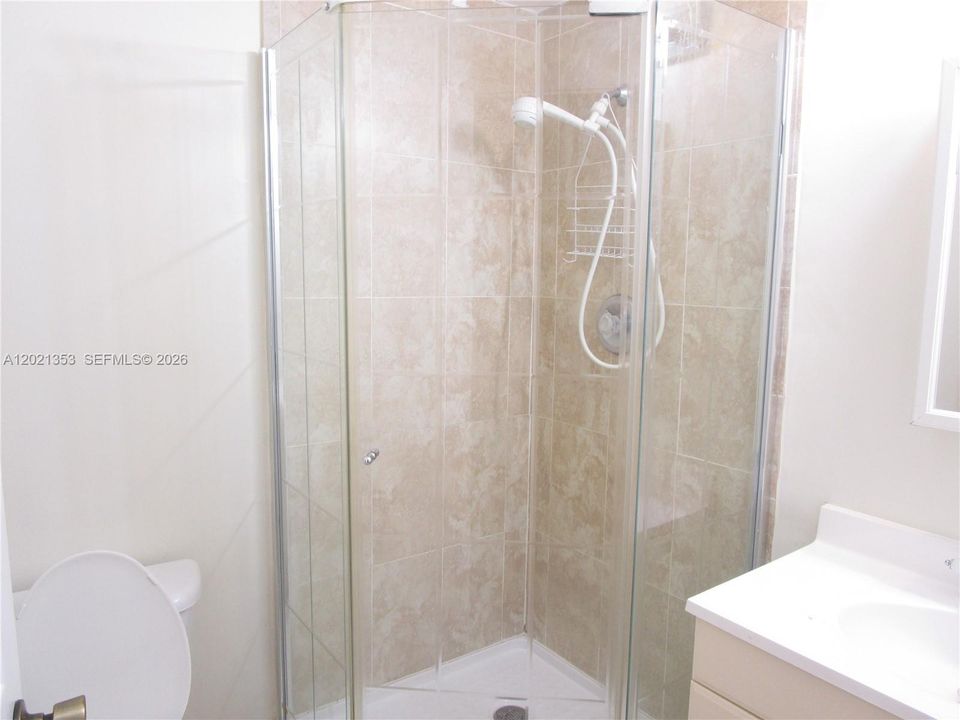 В аренду: $1,700 (2 спален, 2 ванн, 944 Квадратных фут)