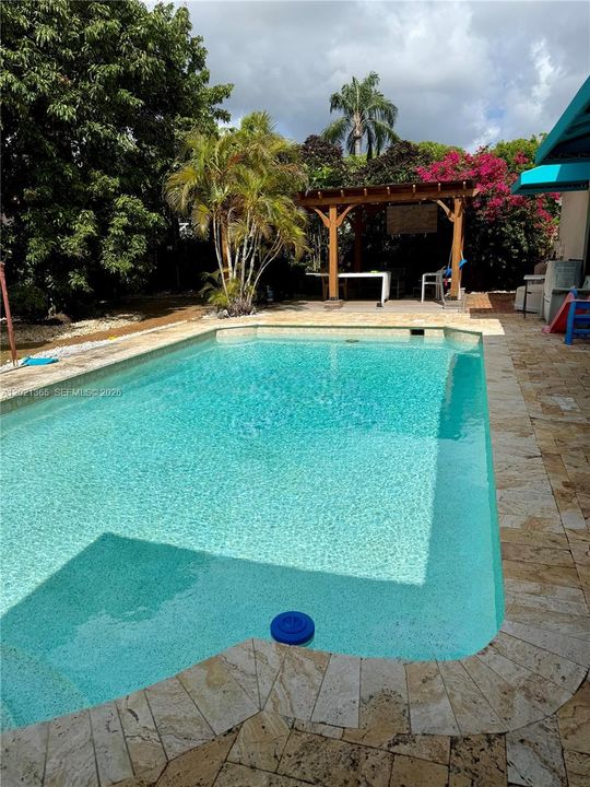 En Renta: $4,995 (4 camas, 3 baños, 2704 Pies cuadrados)
