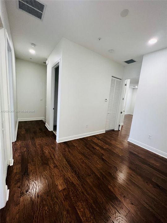 For Rent: $3,550 (3 beds, 2 baths, 1932 Square Feet)