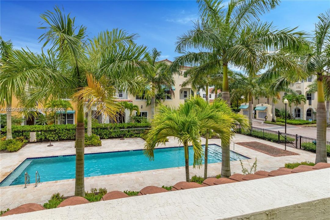 For Rent: $3,550 (3 beds, 2 baths, 1932 Square Feet)