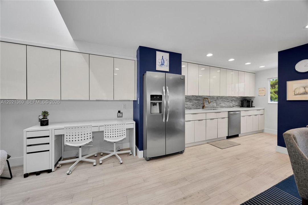 Vendido Recientemente: $965,000 (2 camas, 2 baños, 1275 Pies cuadrados)