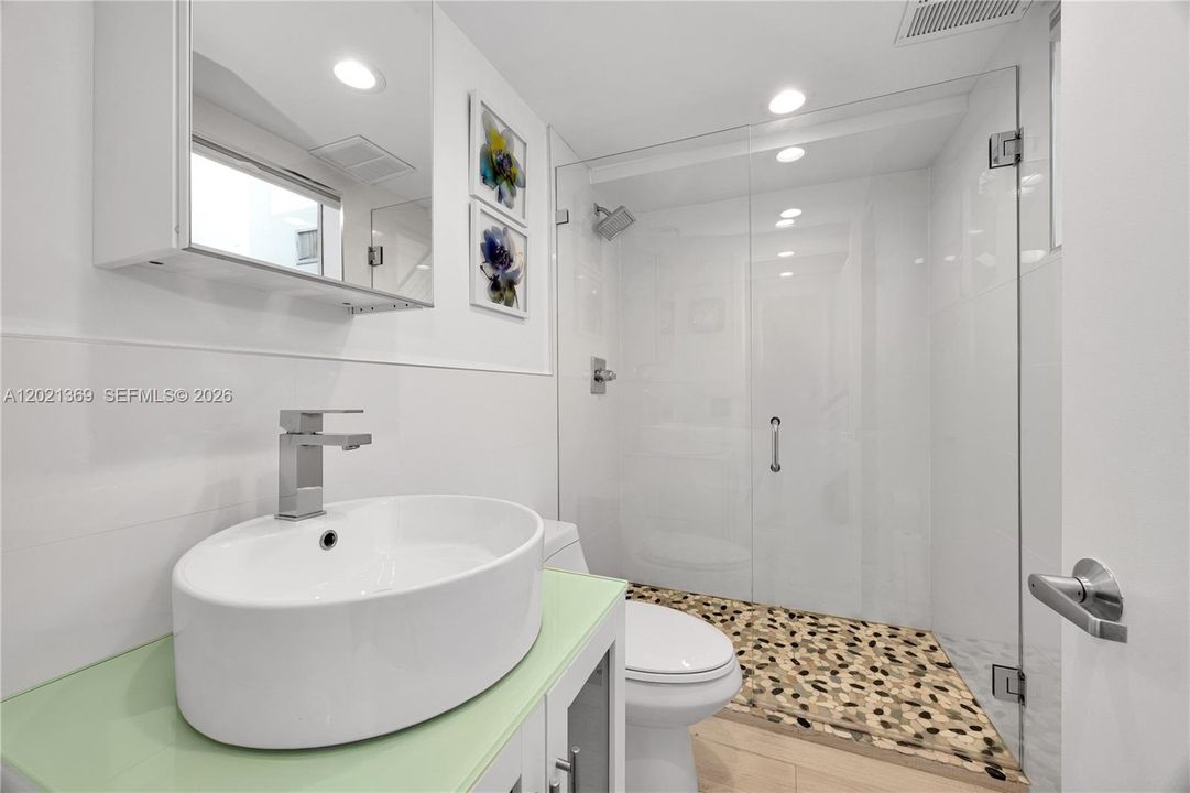 Vendido Recientemente: $965,000 (2 camas, 2 baños, 1275 Pies cuadrados)