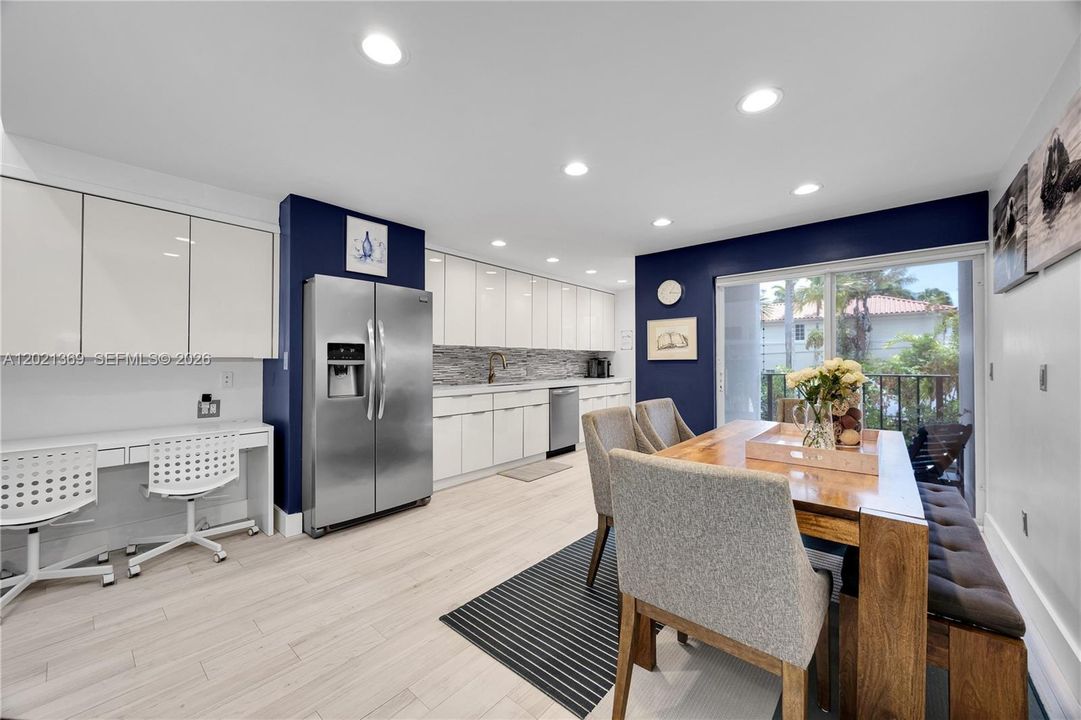 Vendido Recientemente: $965,000 (2 camas, 2 baños, 1275 Pies cuadrados)