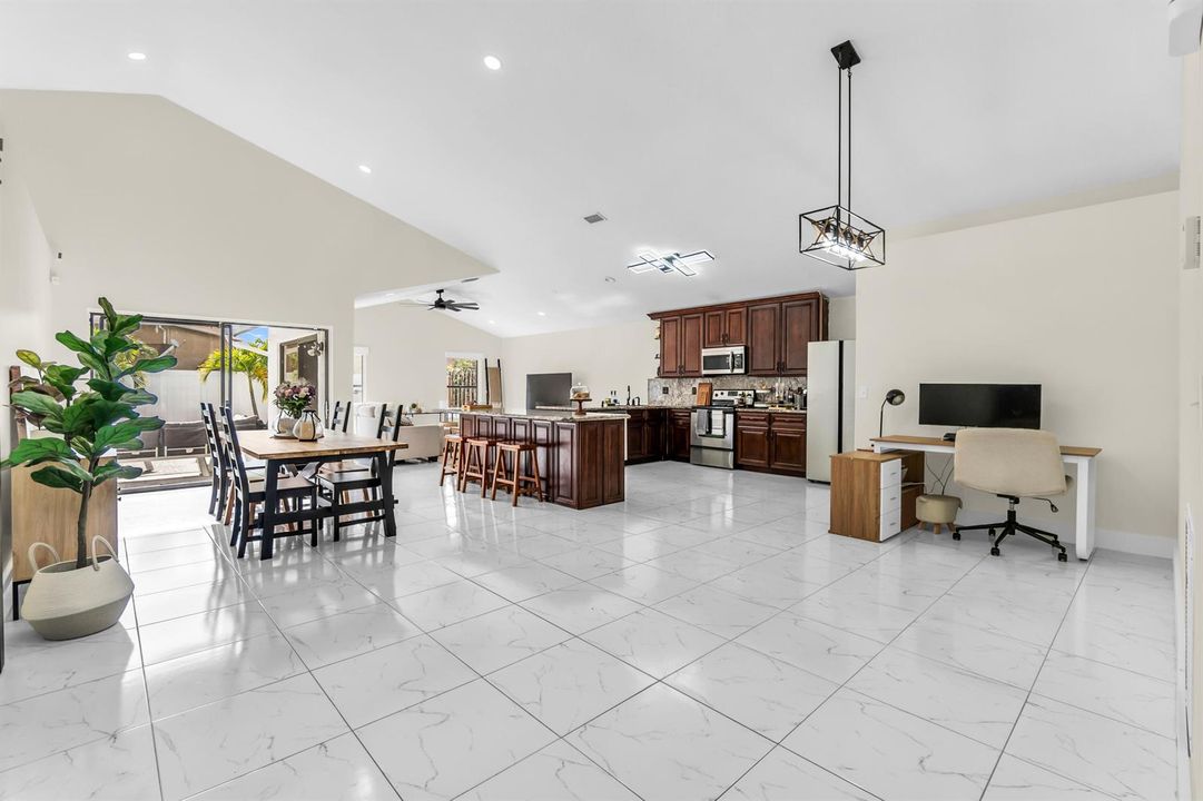 Kitchen/Dining Room