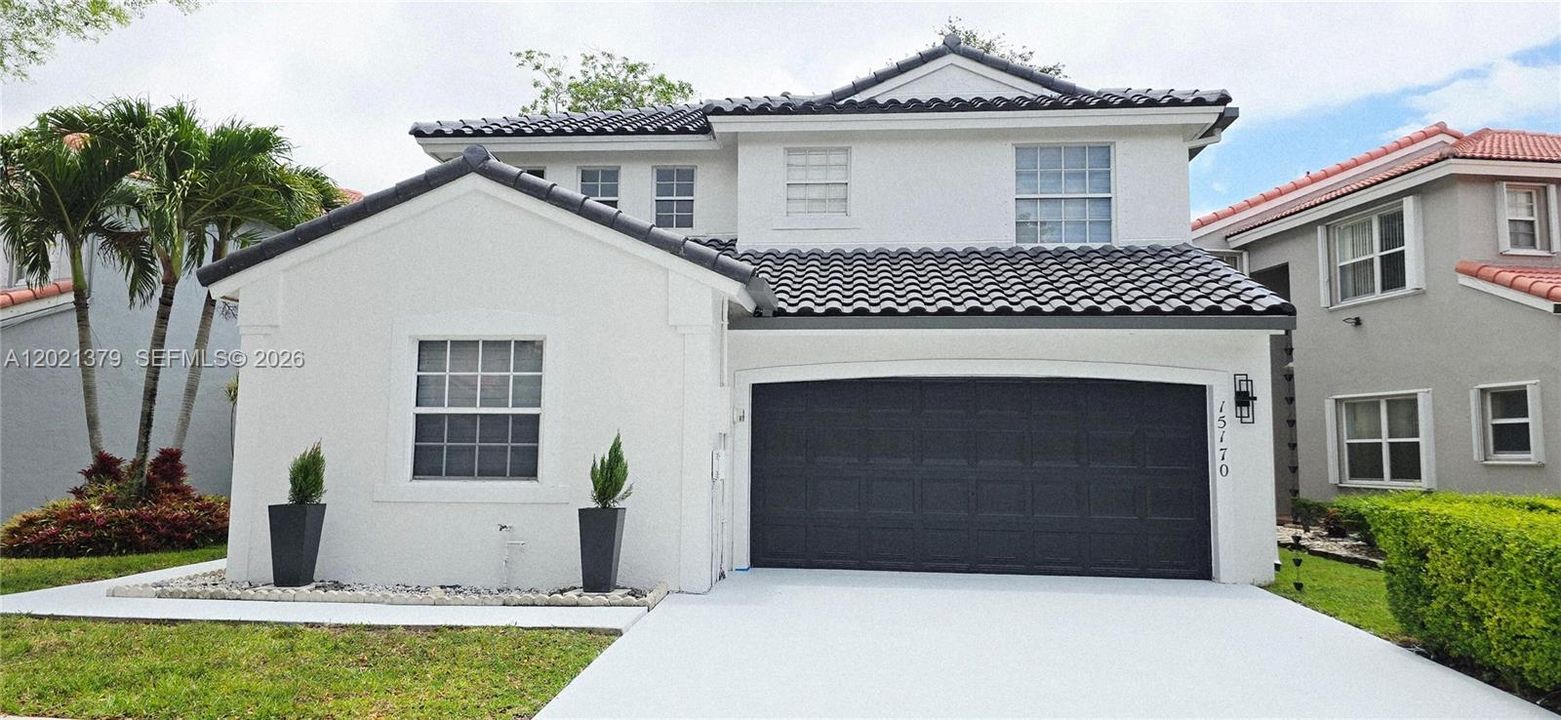 Active With Contract: $644,000 (3 beds, 3 baths, 1828 Square Feet)
