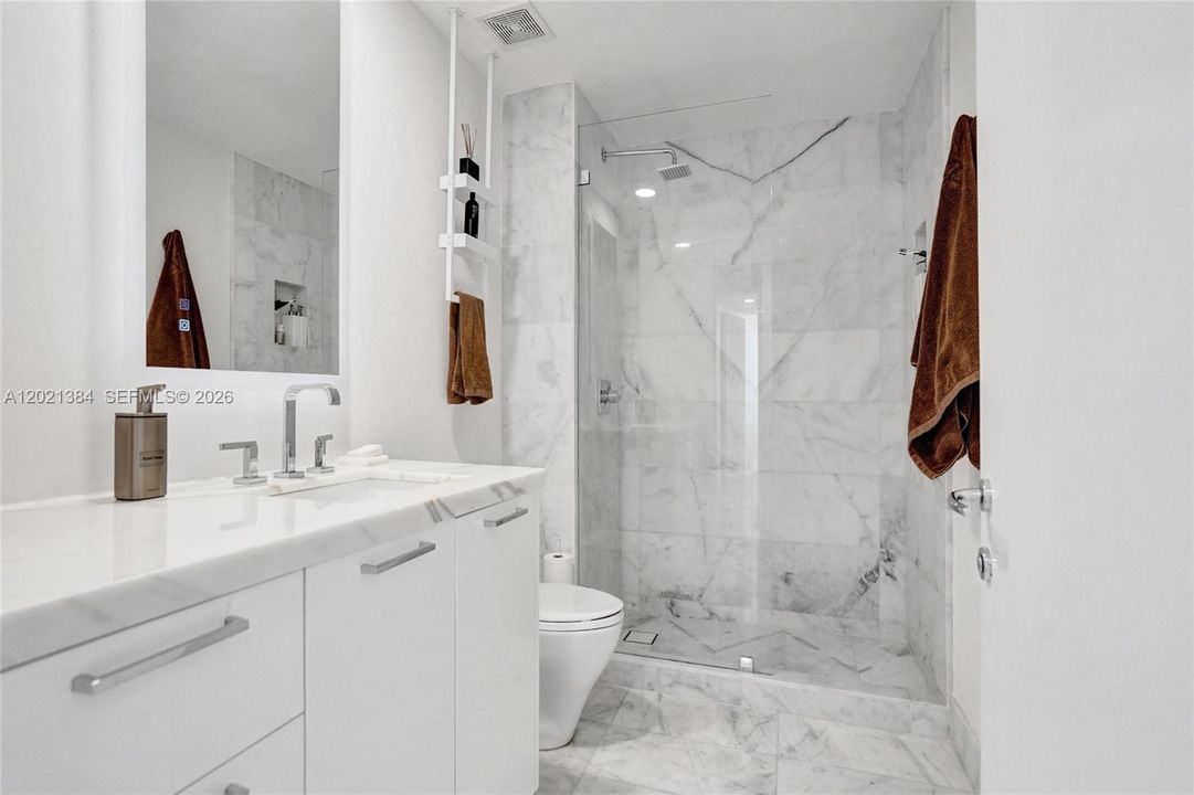 FULLY UPGRADED BATHROOM!