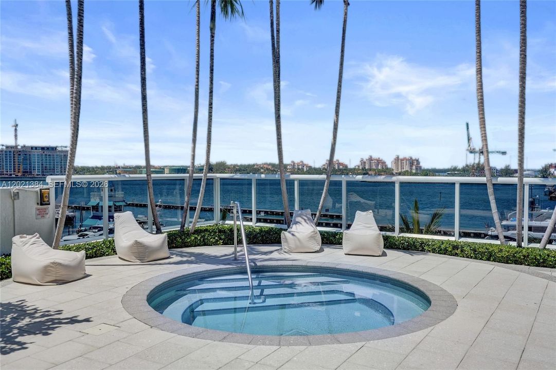 RELAX IN YOUR RESORT STYLE JACCUZI!