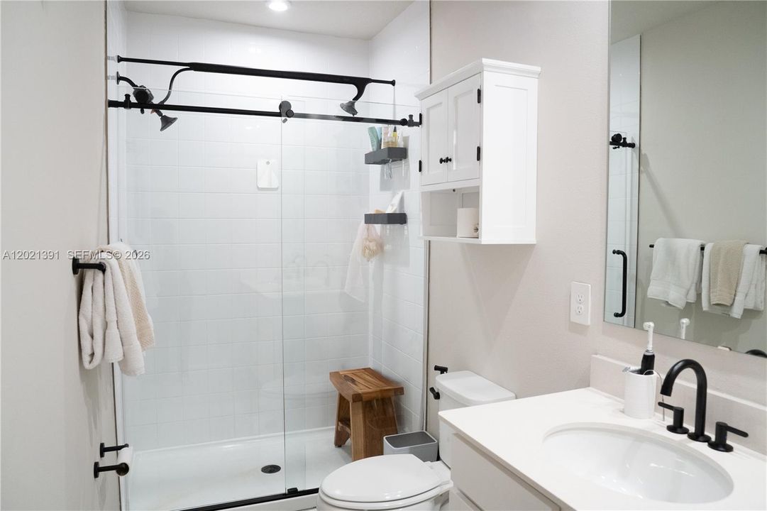 For Sale: $384,500 (4 beds, 2 baths, 1724 Square Feet)