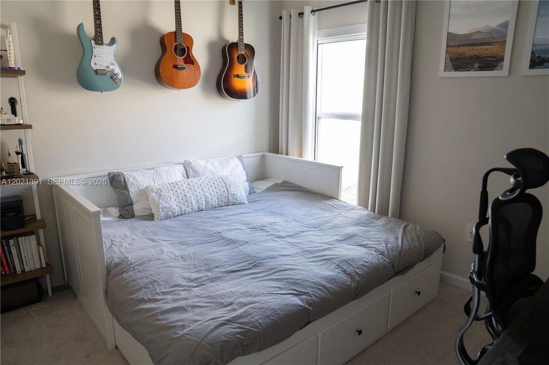 For Sale: $384,500 (4 beds, 2 baths, 1724 Square Feet)