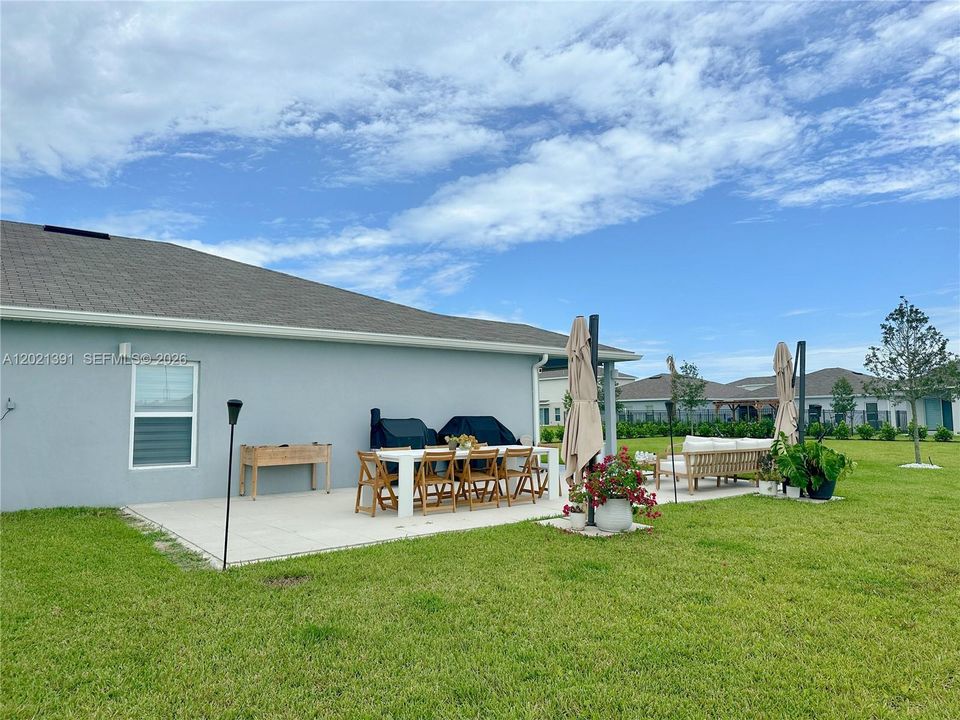 For Sale: $384,500 (4 beds, 2 baths, 1724 Square Feet)