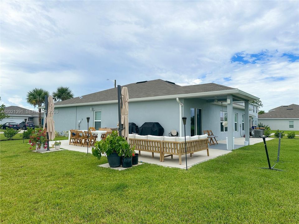 For Sale: $384,500 (4 beds, 2 baths, 1724 Square Feet)