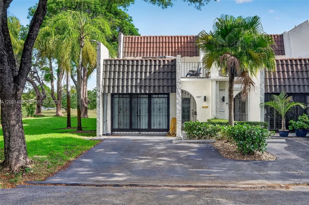 En Venta: $629,000 (2 camas, 2 baños, 1780 Pies cuadrados)