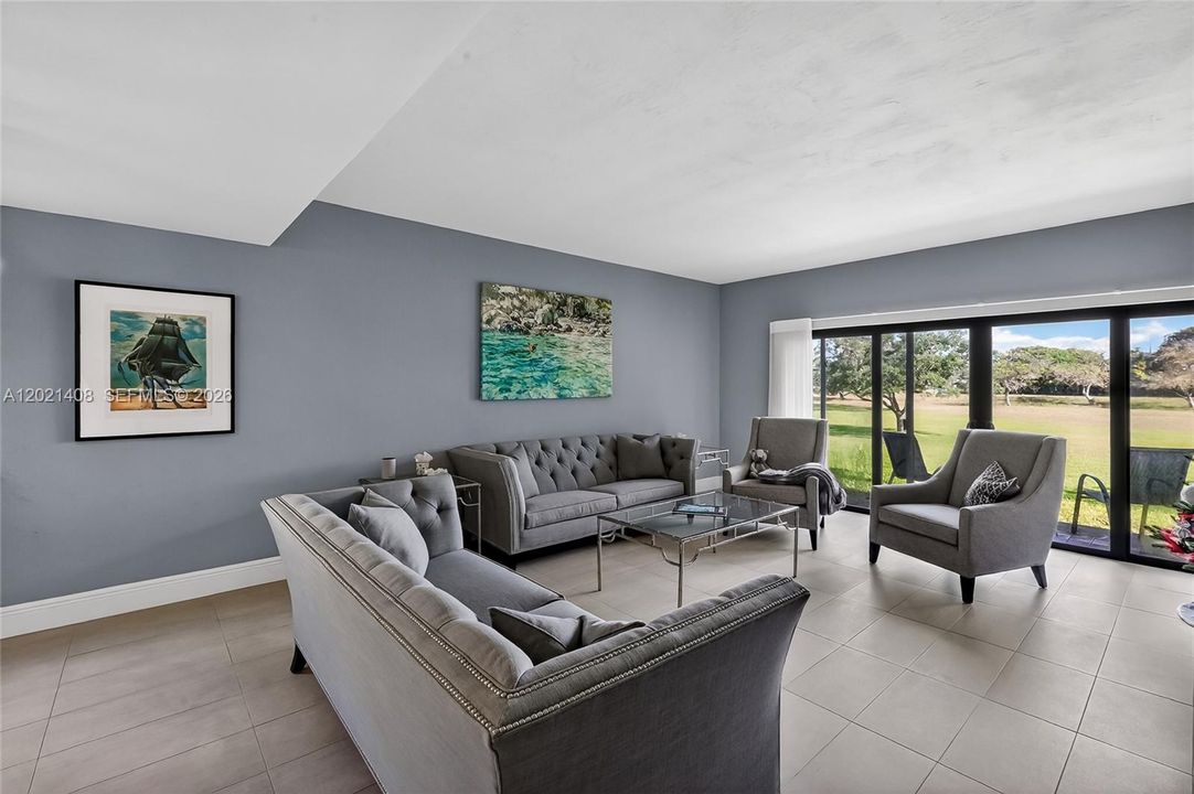 En Venta: $629,000 (2 camas, 2 baños, 1780 Pies cuadrados)
