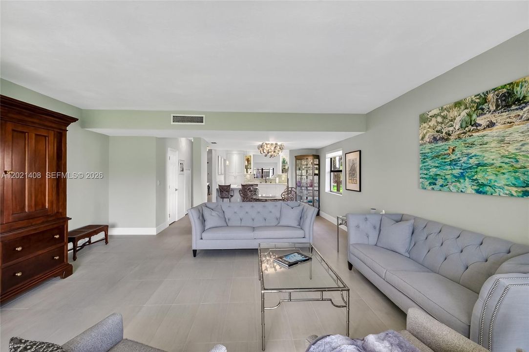En Venta: $629,000 (2 camas, 2 baños, 1780 Pies cuadrados)