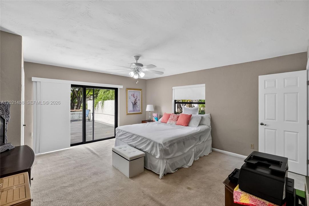 En Venta: $629,000 (2 camas, 2 baños, 1780 Pies cuadrados)