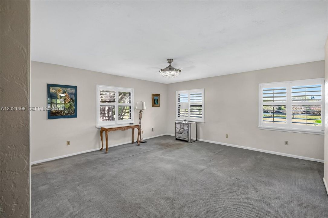 En Venta: $629,000 (2 camas, 2 baños, 1780 Pies cuadrados)