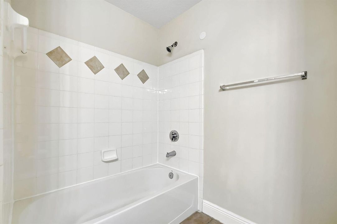 24-web-or-mls-Apartment (24)