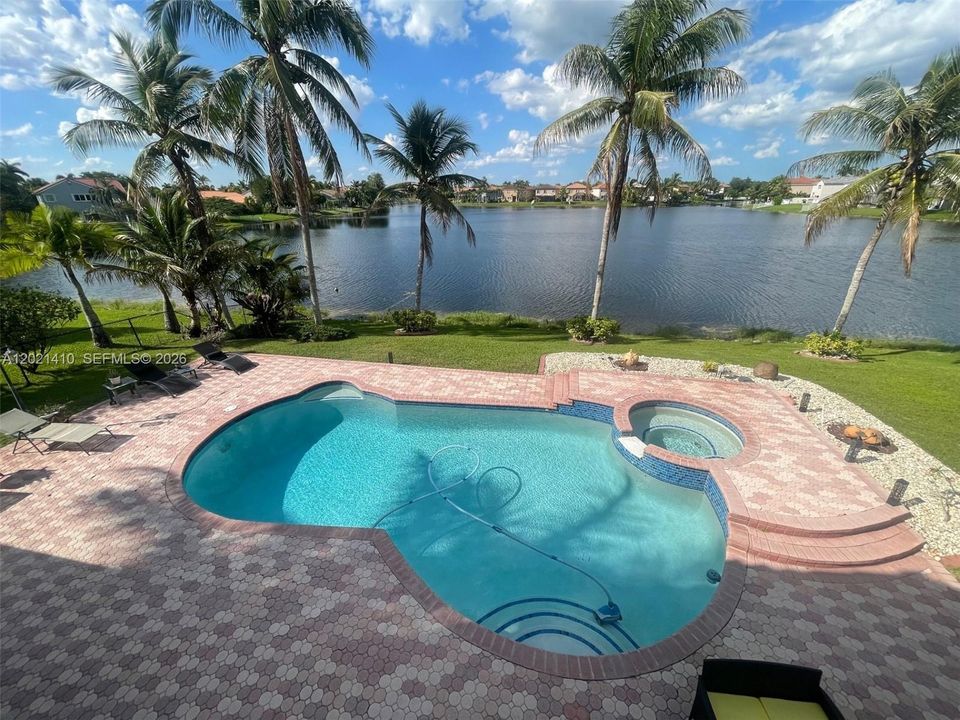 For Sale: $1,400,000 (5 beds, 3 baths, 3304 Square Feet)