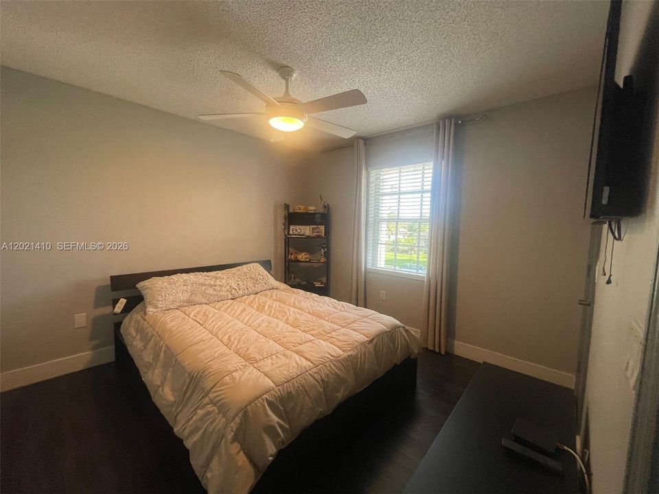For Sale: $1,400,000 (5 beds, 3 baths, 3304 Square Feet)