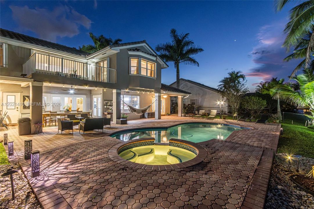 For Sale: $1,400,000 (5 beds, 3 baths, 3304 Square Feet)