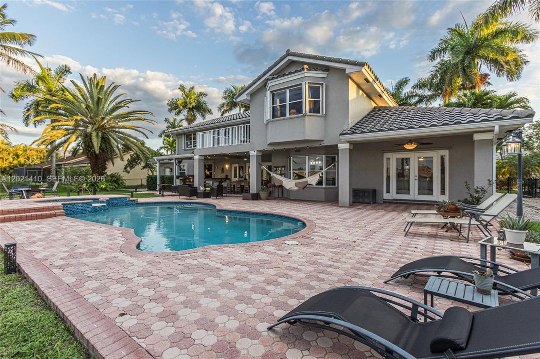 For Sale: $1,400,000 (5 beds, 3 baths, 3304 Square Feet)