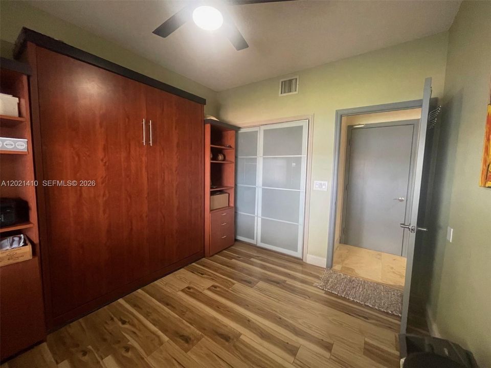 For Sale: $1,400,000 (5 beds, 3 baths, 3304 Square Feet)