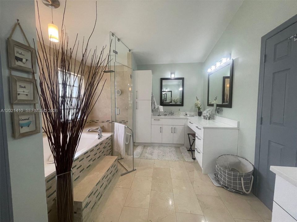 For Sale: $1,400,000 (5 beds, 3 baths, 3304 Square Feet)