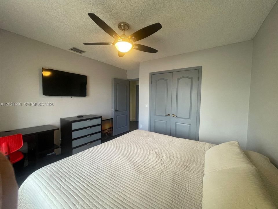 For Sale: $1,400,000 (5 beds, 3 baths, 3304 Square Feet)