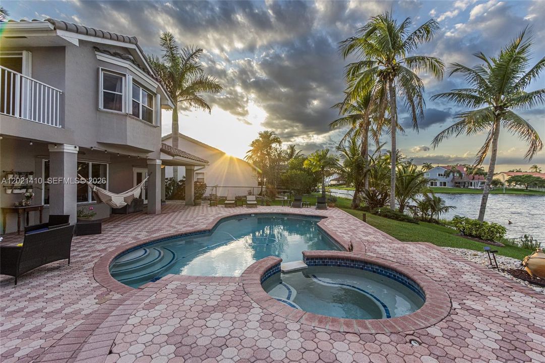 For Sale: $1,400,000 (5 beds, 3 baths, 3304 Square Feet)