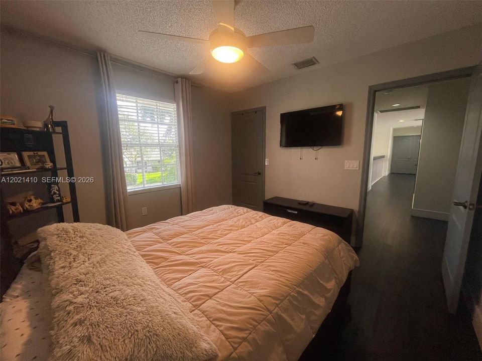 For Sale: $1,400,000 (5 beds, 3 baths, 3304 Square Feet)