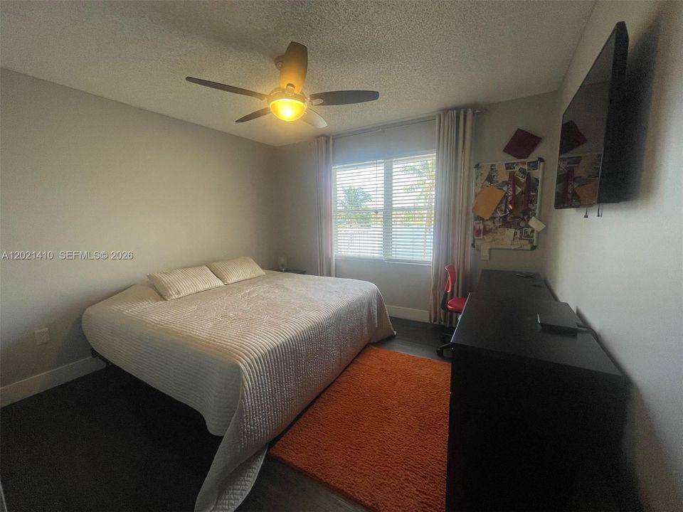 For Sale: $1,400,000 (5 beds, 3 baths, 3304 Square Feet)