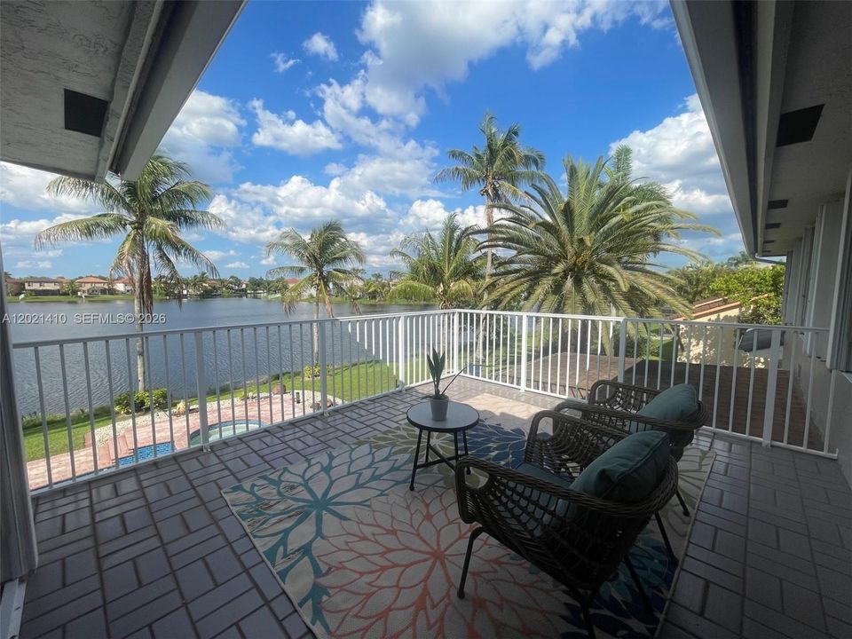 For Sale: $1,400,000 (5 beds, 3 baths, 3304 Square Feet)