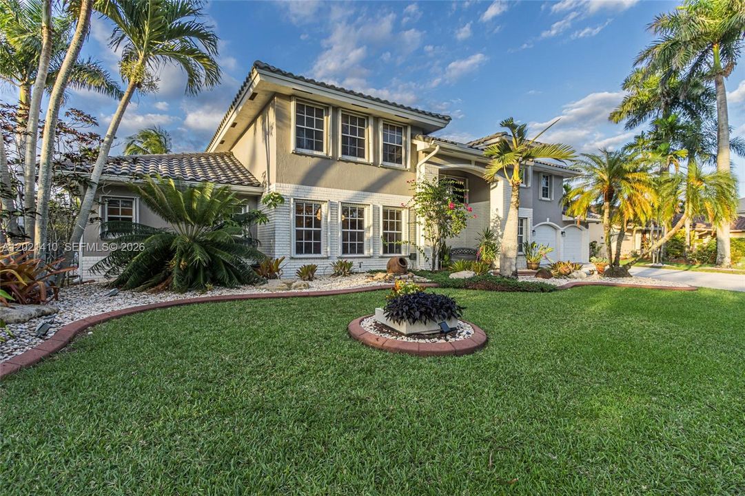 For Sale: $1,400,000 (5 beds, 3 baths, 3304 Square Feet)