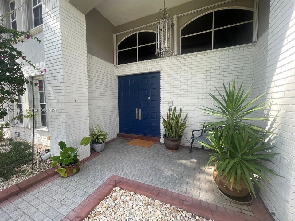 For Sale: $1,400,000 (5 beds, 3 baths, 3304 Square Feet)