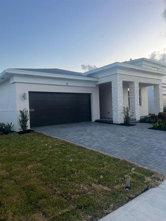В аренду: $4,470 (4 спален, 3 ванн, 2256 Квадратных фут)