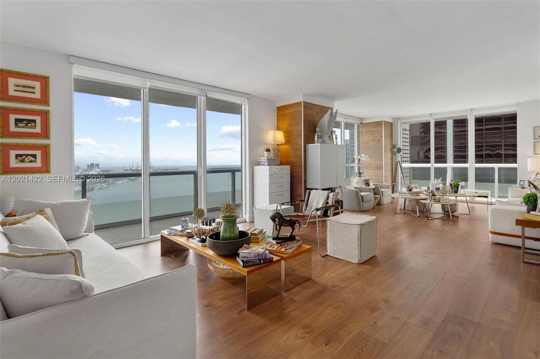 For Sale: $1,050,000 (3 beds, 2 baths, 1789 Square Feet)
