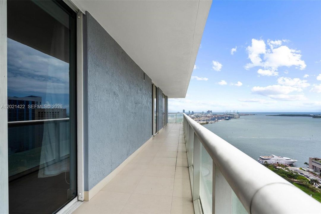 For Sale: $1,050,000 (3 beds, 2 baths, 1789 Square Feet)