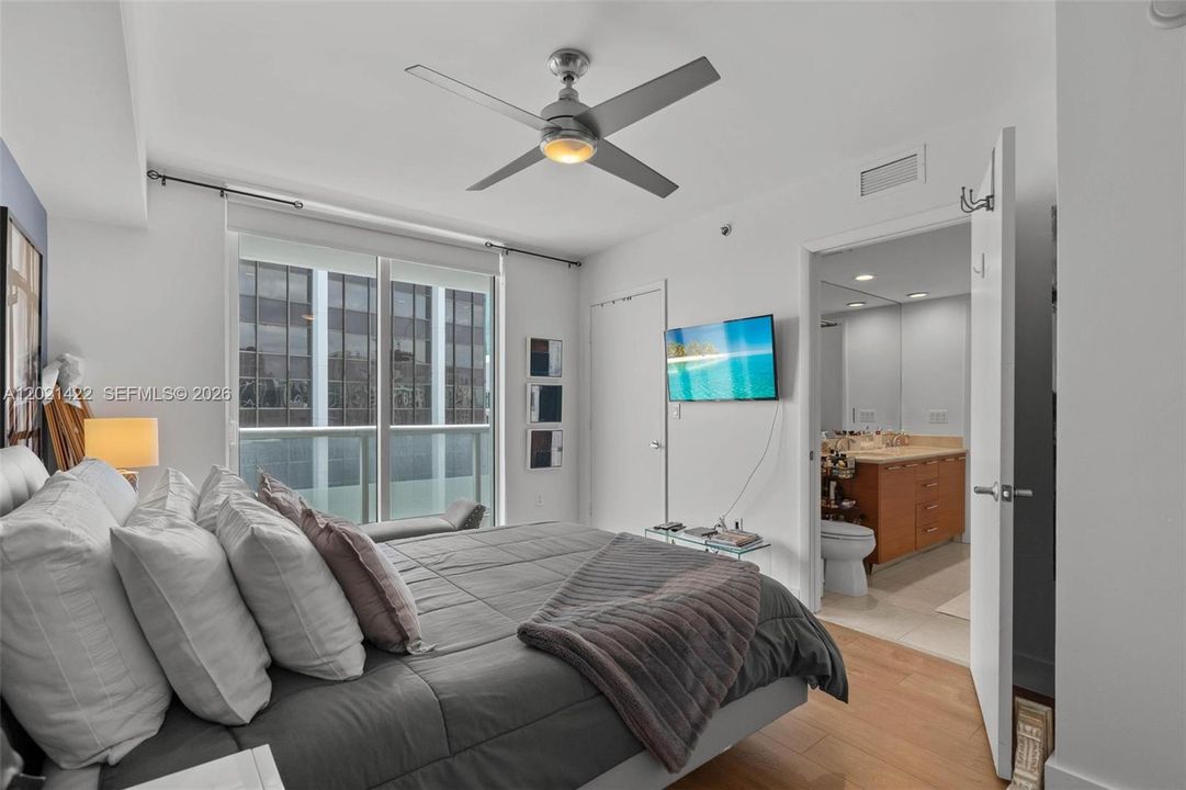 For Sale: $1,050,000 (3 beds, 2 baths, 1789 Square Feet)