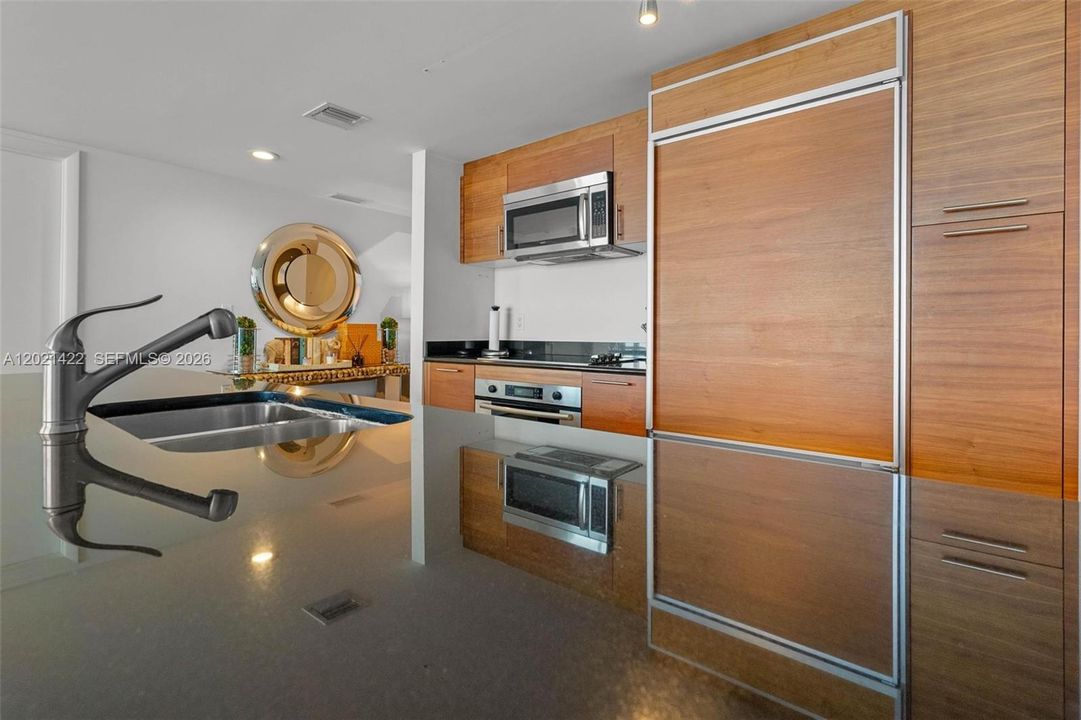 For Sale: $1,050,000 (3 beds, 2 baths, 1789 Square Feet)
