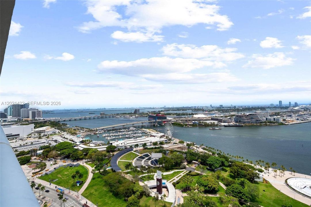 For Sale: $1,050,000 (3 beds, 2 baths, 1789 Square Feet)