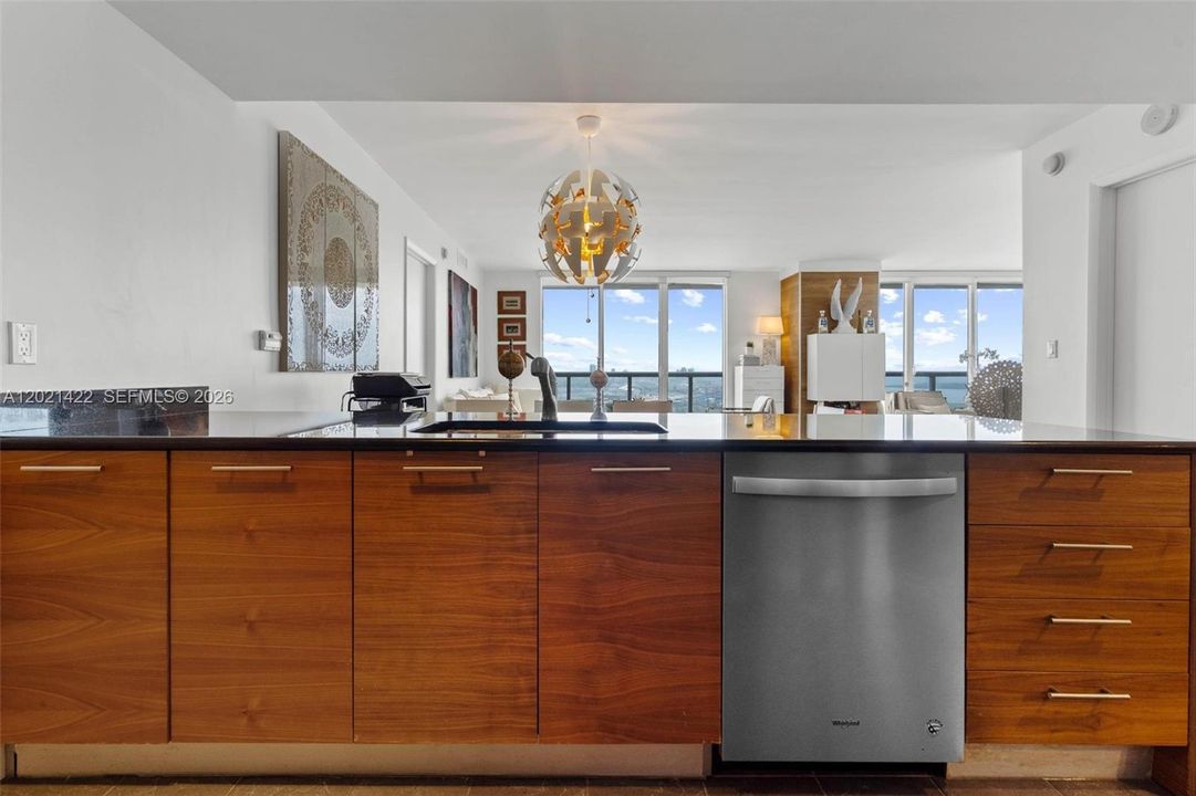 For Sale: $1,050,000 (3 beds, 2 baths, 1789 Square Feet)