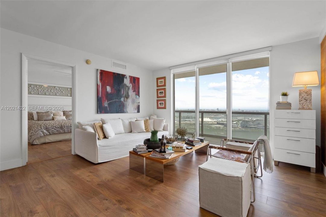 For Sale: $1,050,000 (3 beds, 2 baths, 1789 Square Feet)