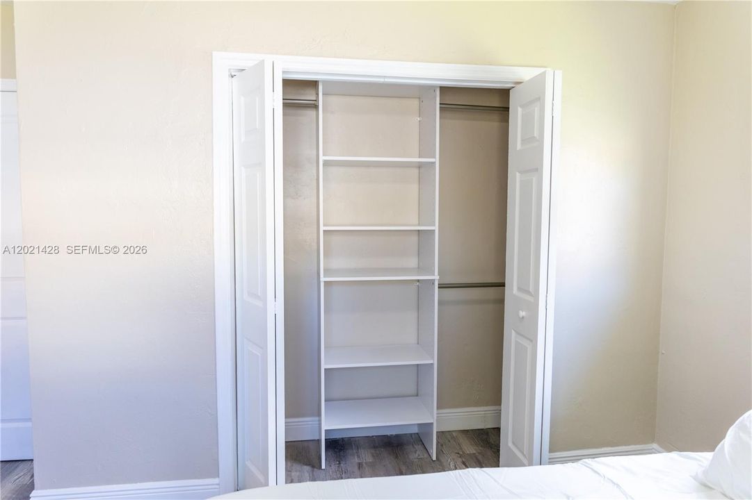 For Sale: $434,999 (3 beds, 1 baths, 1023 Square Feet)