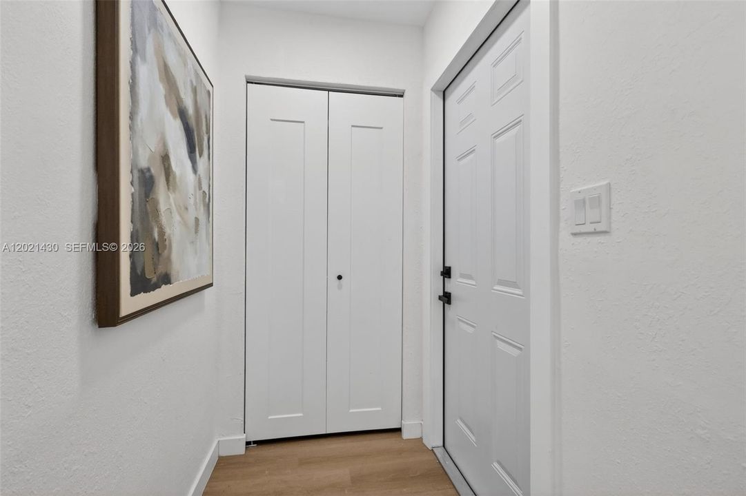 На продажу: $439,000 (2 спален, 1 ванн, 1316 Квадратных фут)