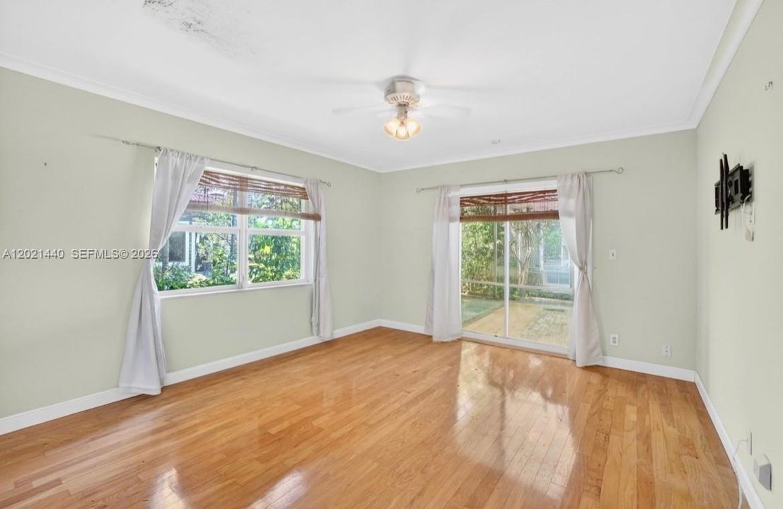 Недавно продано: $1,999,999 (4 спален, 3 ванн, 3093 Квадратных фут)