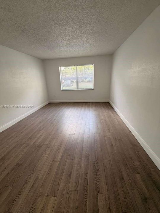 Active With Contract: $1,950 (2 beds, 2 baths, 1252 Square Feet)