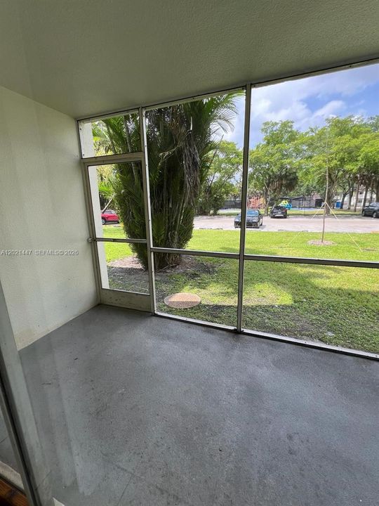 Active With Contract: $1,950 (2 beds, 2 baths, 1252 Square Feet)