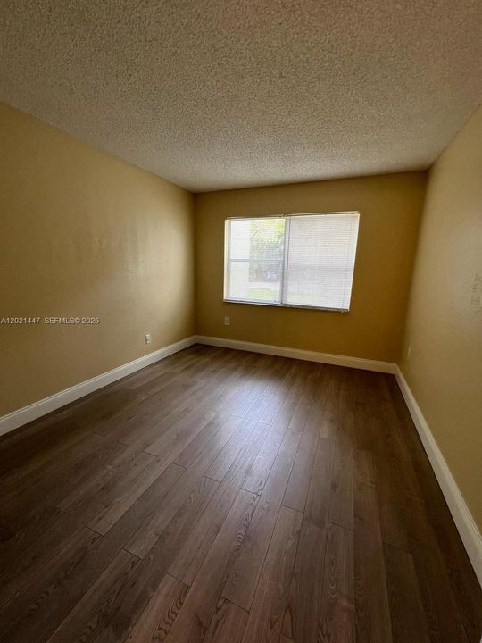 Active With Contract: $1,950 (2 beds, 2 baths, 1252 Square Feet)